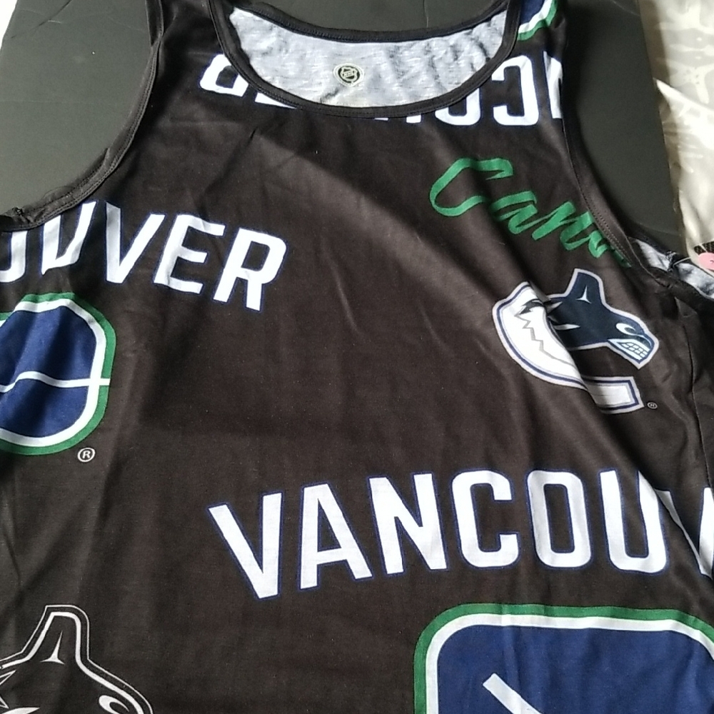 NHL Official Licensed Vancouver Tank Top Size large